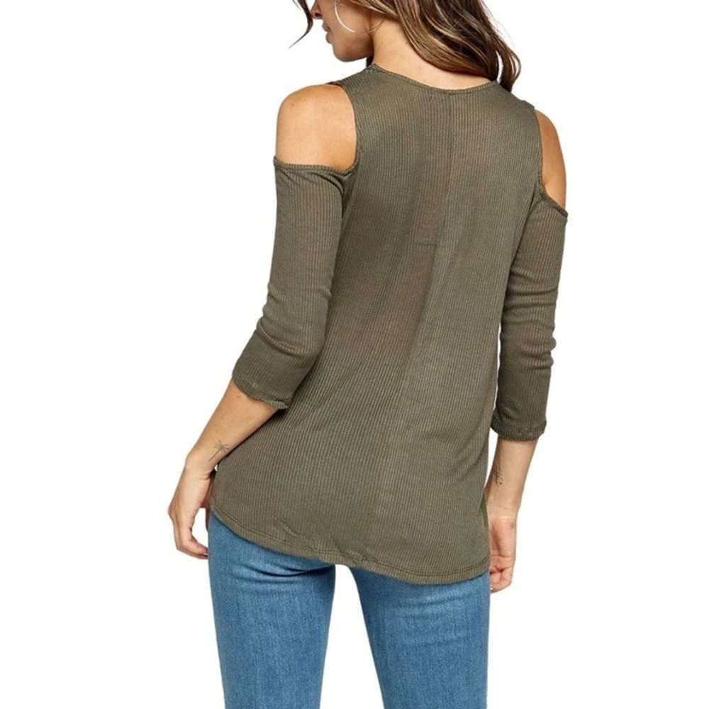 Women's Cold Shoulder Blouse by Heart & Hips Green Size Large New With Tags - Picture 8 of 11